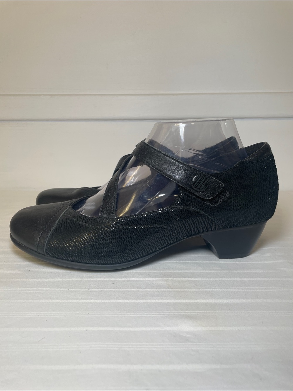 Aravon Portia Black Mary Jane Low Heel leather dancing shoes women’s size 8